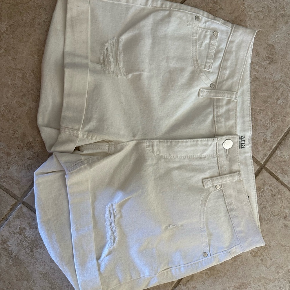 a.n.a White Jean Shorts Classic Fit